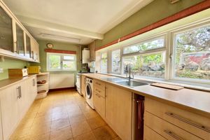 Kitchen- click for photo gallery